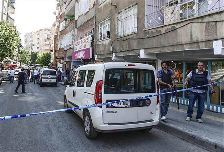 Diyarbakır'da polise silahlı saldırı: 1 şehit
