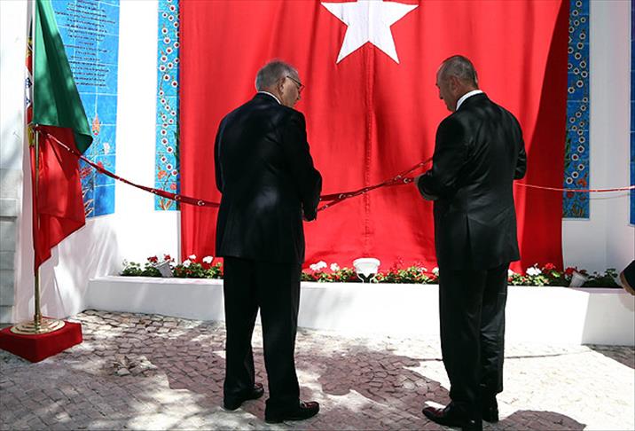 Lizbon'da diplomatlar için yapılan anıt açıldı