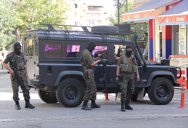 Terör örgütü operasyonlarında 35 gözaltı