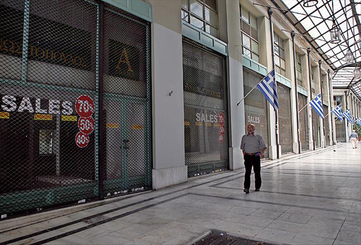 'Yunanistan'da günde bin işyeri kapanıyor'