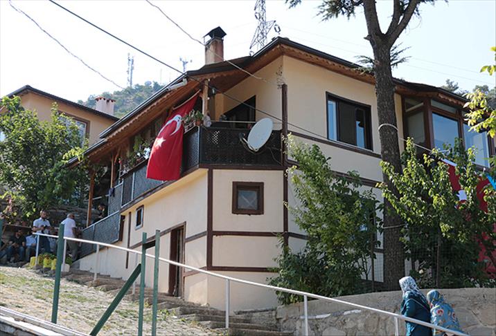 Şehit asker babasıyla telefonla konuşurken vurulmuş