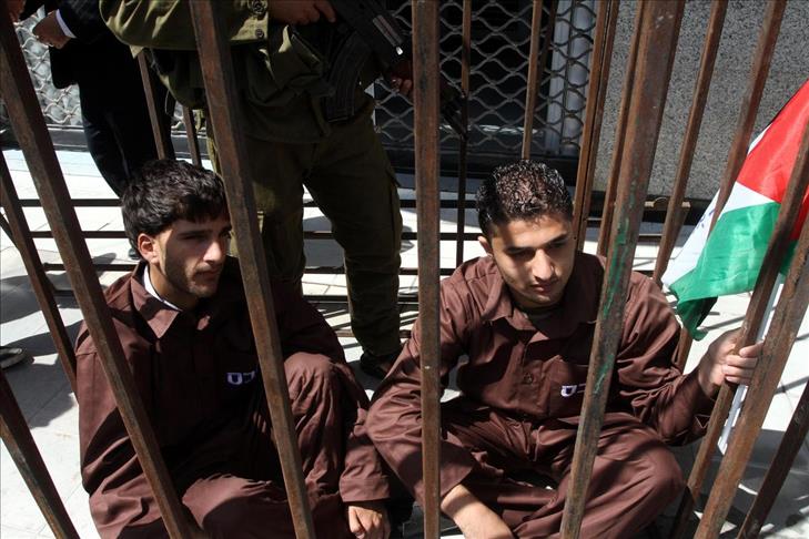 Israel approves force-feeding of Palestinian prisoners