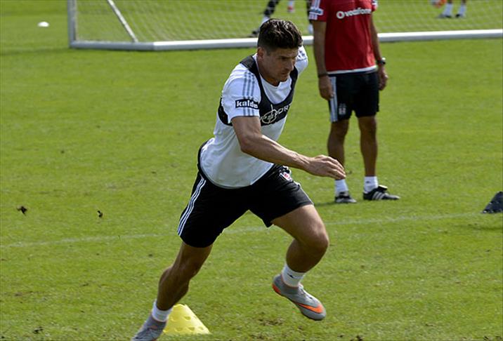Mario Gomez ilk idmana çıktı