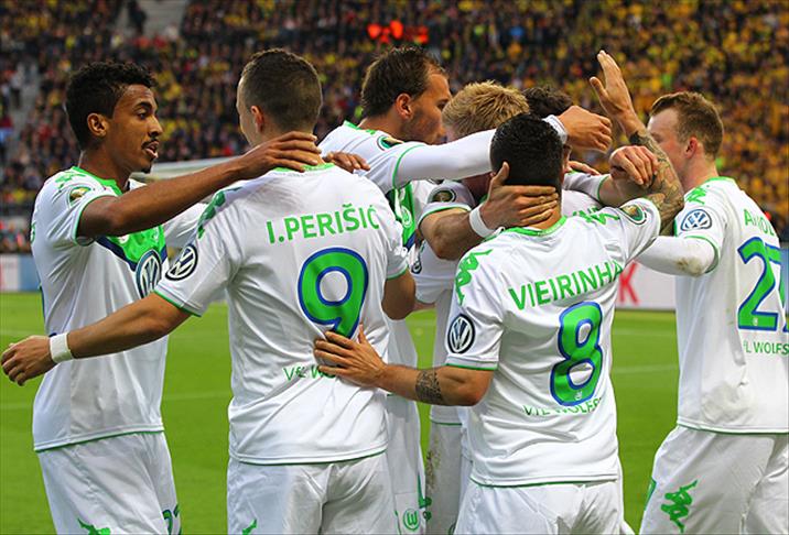 Almanya'da sezonun ilk kupası Wolfsburg'un