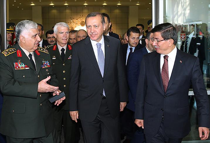 Cumhurbaşkanı Erdoğan, Davutoğlu ve Özel ile görüştü