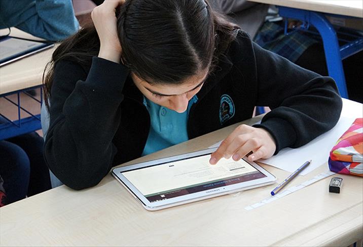 Öğrenciler 'daha yerli tablet' kullanacak