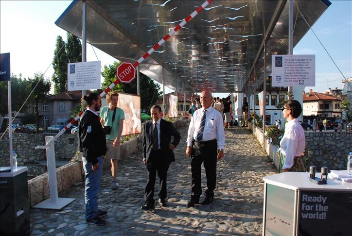“Viza” për të huajt për ta kaluar Urën e Gurit në Prizren, në DokuFest 2015