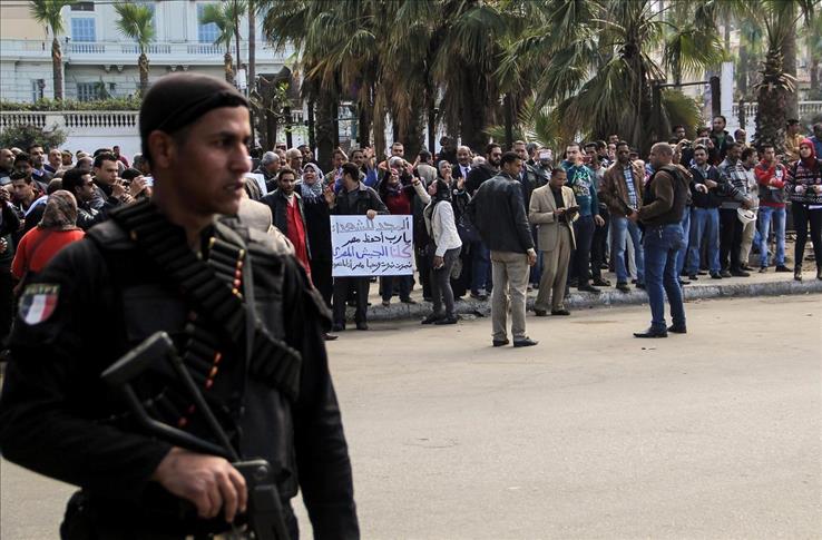 Egypt: 10 sentenced to death over terrorism charges