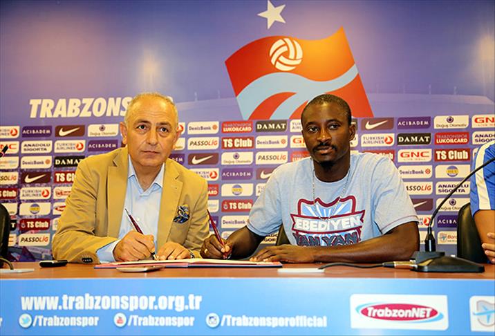 Trabzonspor N'Doye ile sözleşme imzaladı