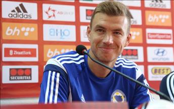 Football: Roma sign Bosnian striker Dzeko