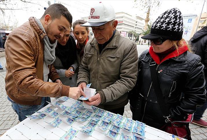 Şans oyunlarından parayı esirgemedik