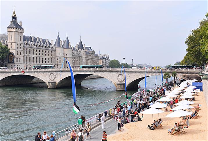 Paris Plaj Günleri etkinliğinde İsrail protestosu