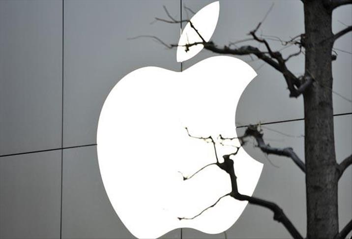 Apple building self-driving car, documents claim