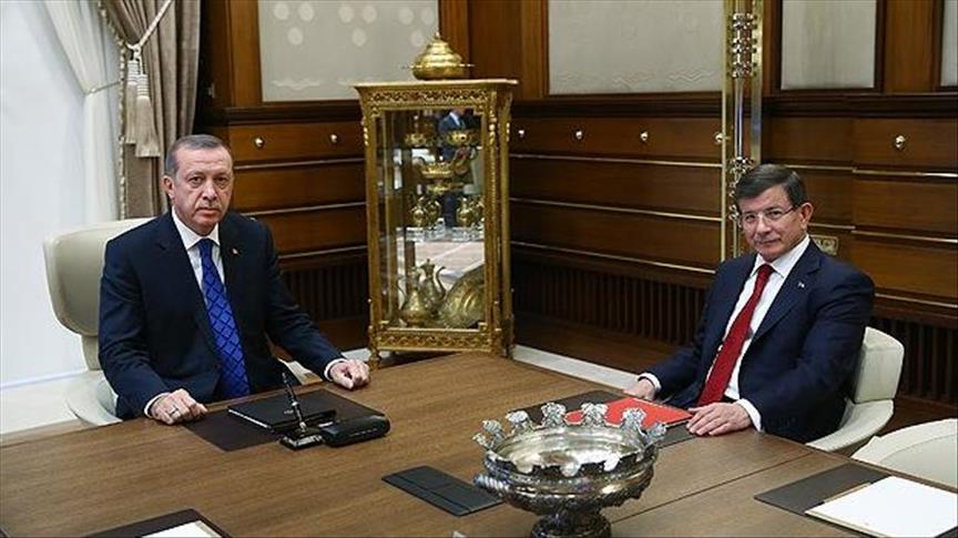 Turquie: Davutoglu remet à Erdogan la liste des ministres du cabinet provisoire