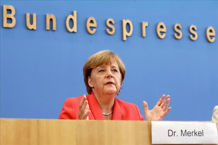 Merkel calls on EU to mirror Turkey's help for refugees