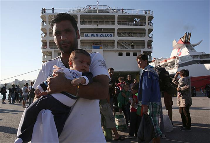 Yunan adalarındaki sığınmacılar Pire'de