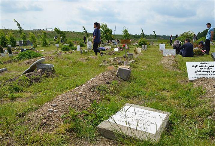 Danimarka'da Müslüman mezarlığına saldırı