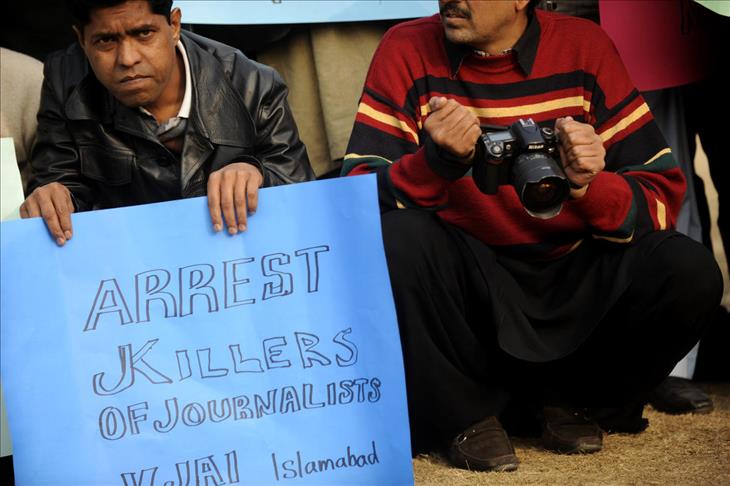 Pakistan: suspected killers of journalists arrested