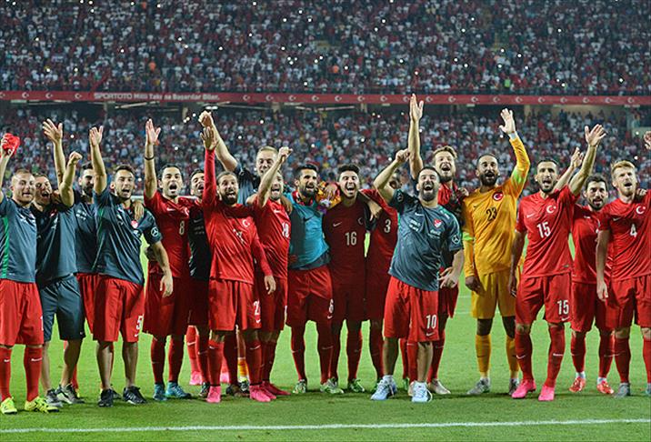 Türkiye Hollanda'yı 18 yıl sonra yendi