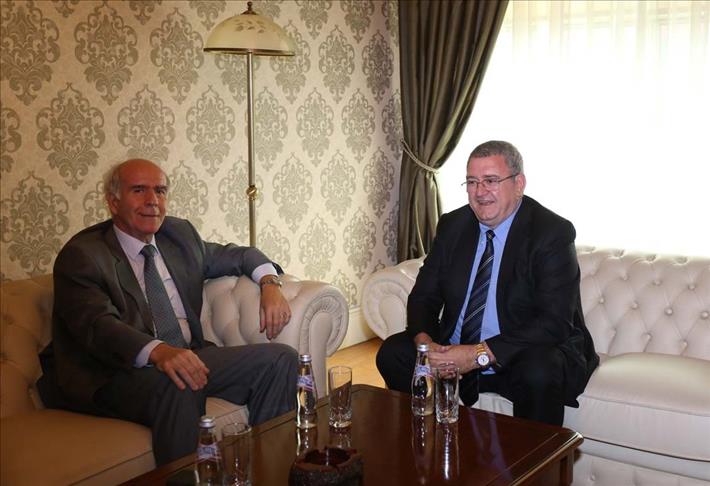 Ambasadori i Serbisë në Tiranë takim në Federatën Shqiptare të Futbollit