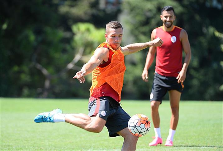 Podolski Almanya'da gündem oldu