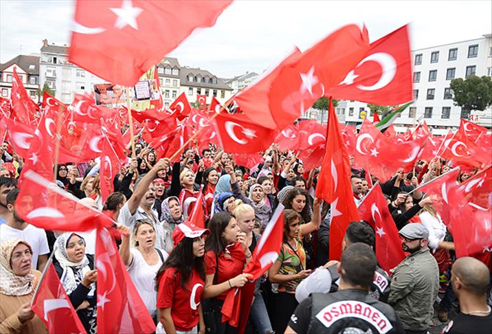 Terör saldırıları Almanya'da protesto edildi