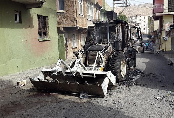 Diyarbakır'da polise roketatarlı saldırı: 1 şehit, 1 yaralı