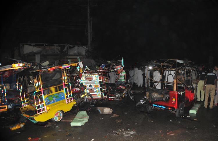 Blast kills 10 in northeast Pakistan