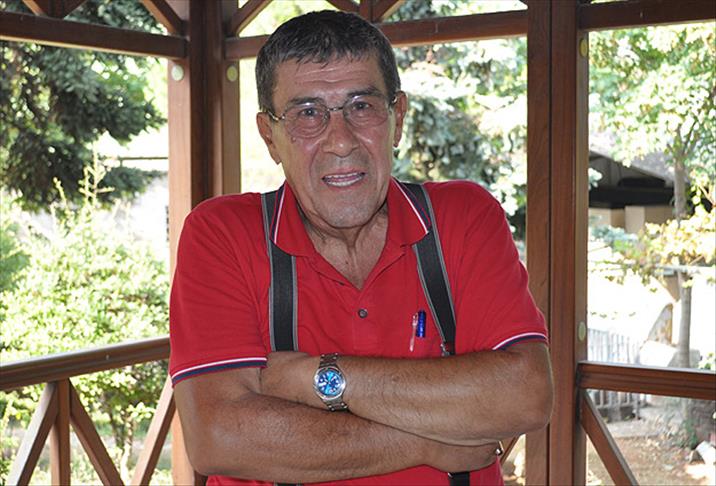 Zihni Göktay 55 yıldır tiyatroyla iç içe