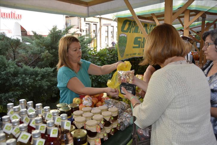 Proizvođači organske hrane svoje proizvode ponudili Travničanima