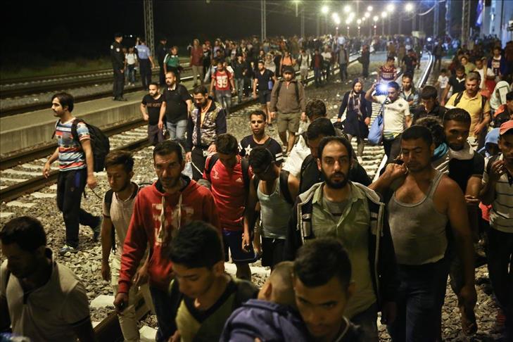 تواصل تدفق اللاجئين إلى الحدود الكرواتية
