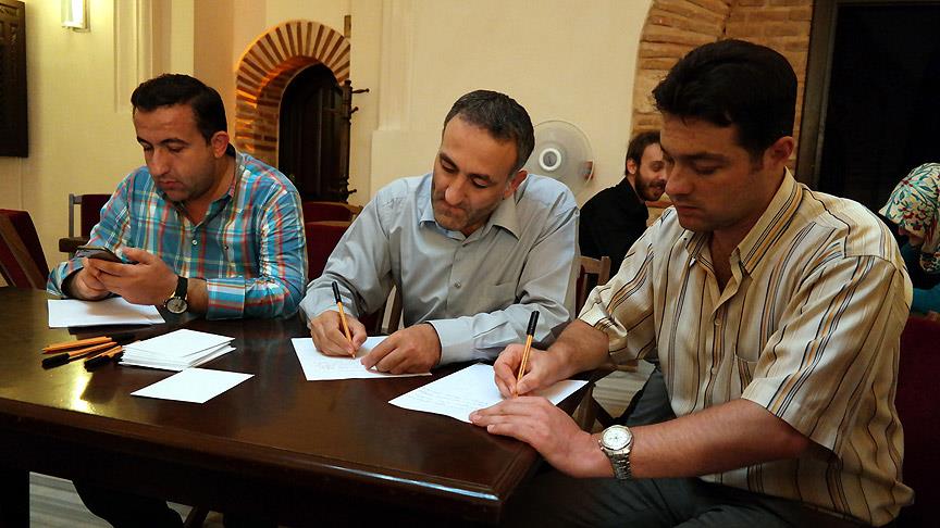 AK Parti Osmangazi İlçe Başkanlığı Gençlik Kolları üyeleri "Bursa'dan Mehmetçiğe Mektup" kampanyası başlattı