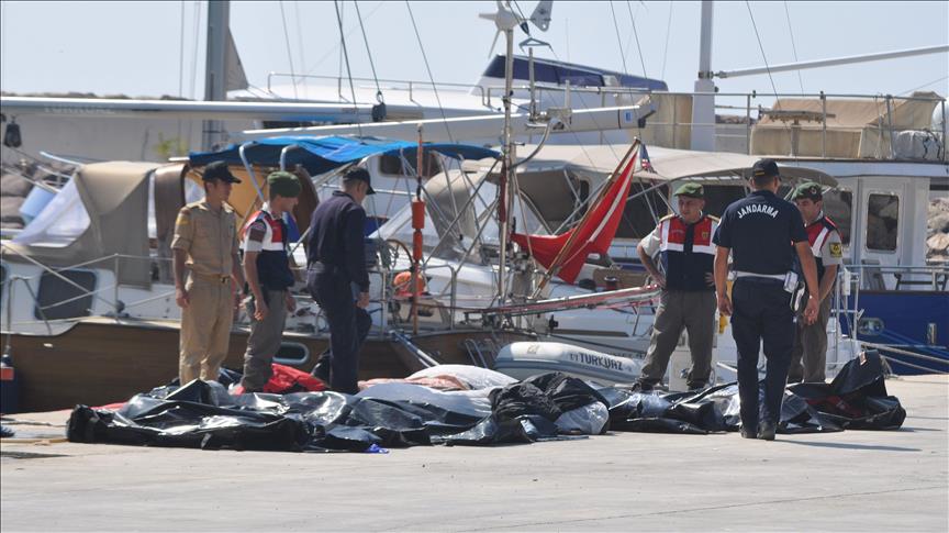 13 die as refugee boat sinks off Turkey's Aegean coast