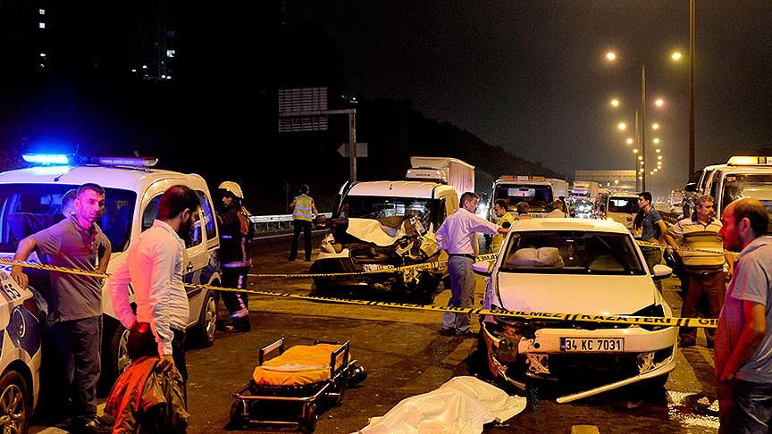 TEM'de zincirleme kaza: 2 ölü, 4 yaralı