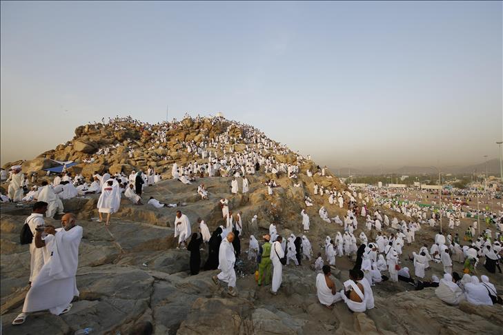 Les pèlerins musulmans au Mont Arafat pour le principal rite du Hajj