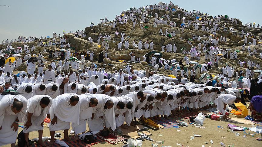 Hajj pilgrims converge on Saudi Arabia's Mt. Arafat