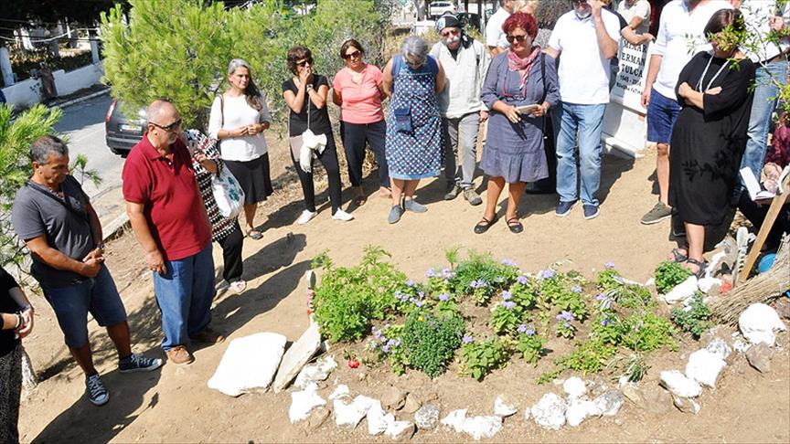 Sanatçı Kurtiz ölümünün 2'nci yılında mezarı başında anıldı