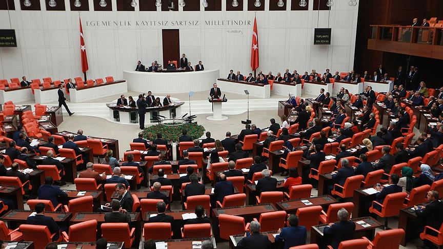 Meclis tatile girdi