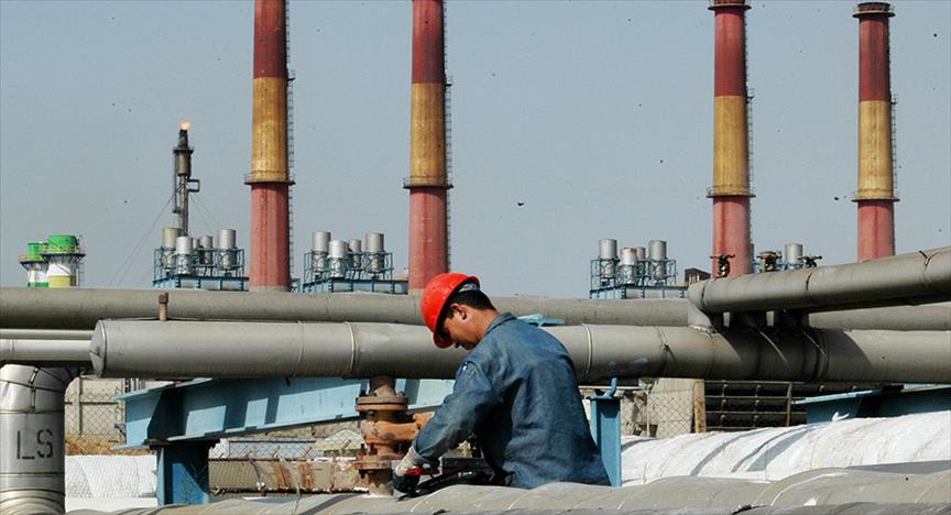 Petroldeki düşüş Körfez'de bütçe dengesini bozuyor