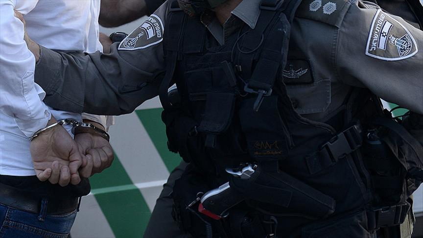 Batı Şeria ve Kudüs'te 30 Filistinli gözaltına alındı