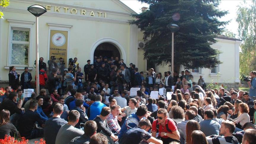 Protest studenata Prištinskog univerziteta: Ukoliko ne budu ispunjeni zahtjevi, najavljena blokada fakulteta i bojkot nastave