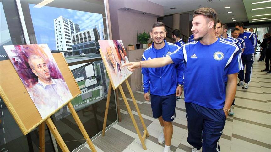 Nogometni reprezentativci BiH podržali akciju prodaje portreta