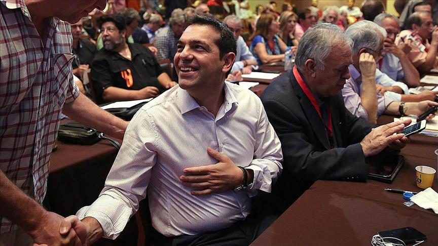 Greek coalition government wins crunch confidence vote