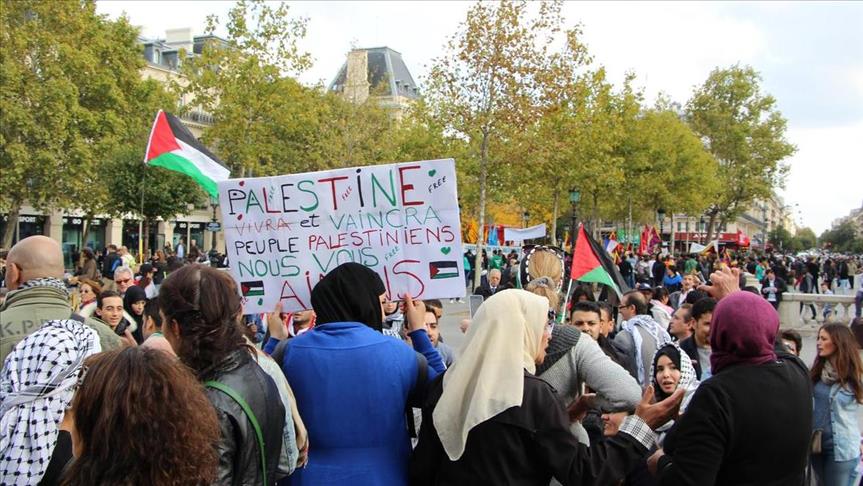 Rally in Paris urges France to recognize Palestine state