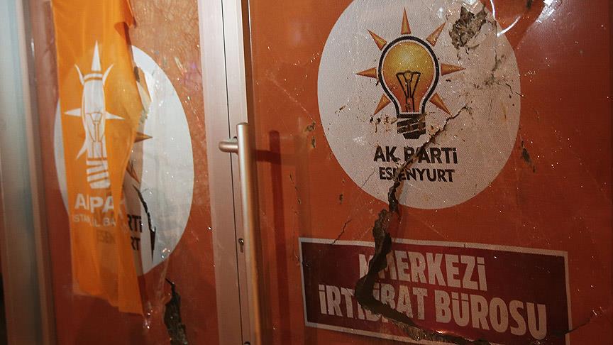 Esenyurt'ta AK Parti seçim bürosuna saldırı