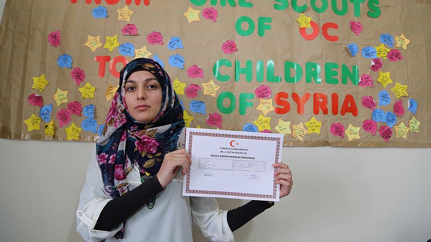 Suriyeli öğrenciler diploma aldı