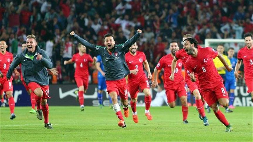 Euro 2016: Turkish PM congratulates team after win