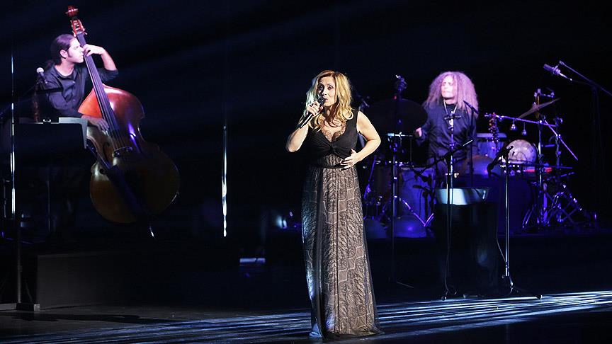 Lara Fabian hayranlarıyla buluştu