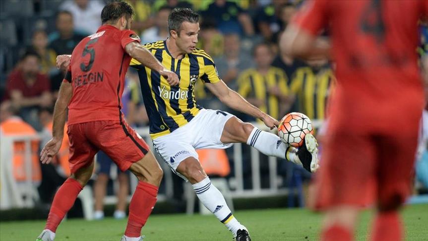 Turkish football teams to continue Super League race