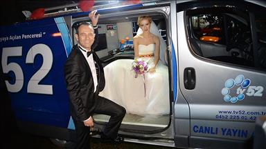 Canlı yayın aracı gelin arabası oldu